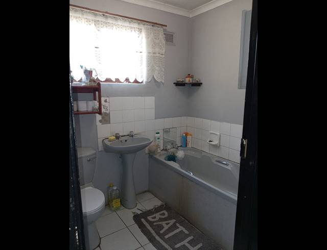 2 BEDROOM SIMPLEX FOR SALE IN SEA VIEW